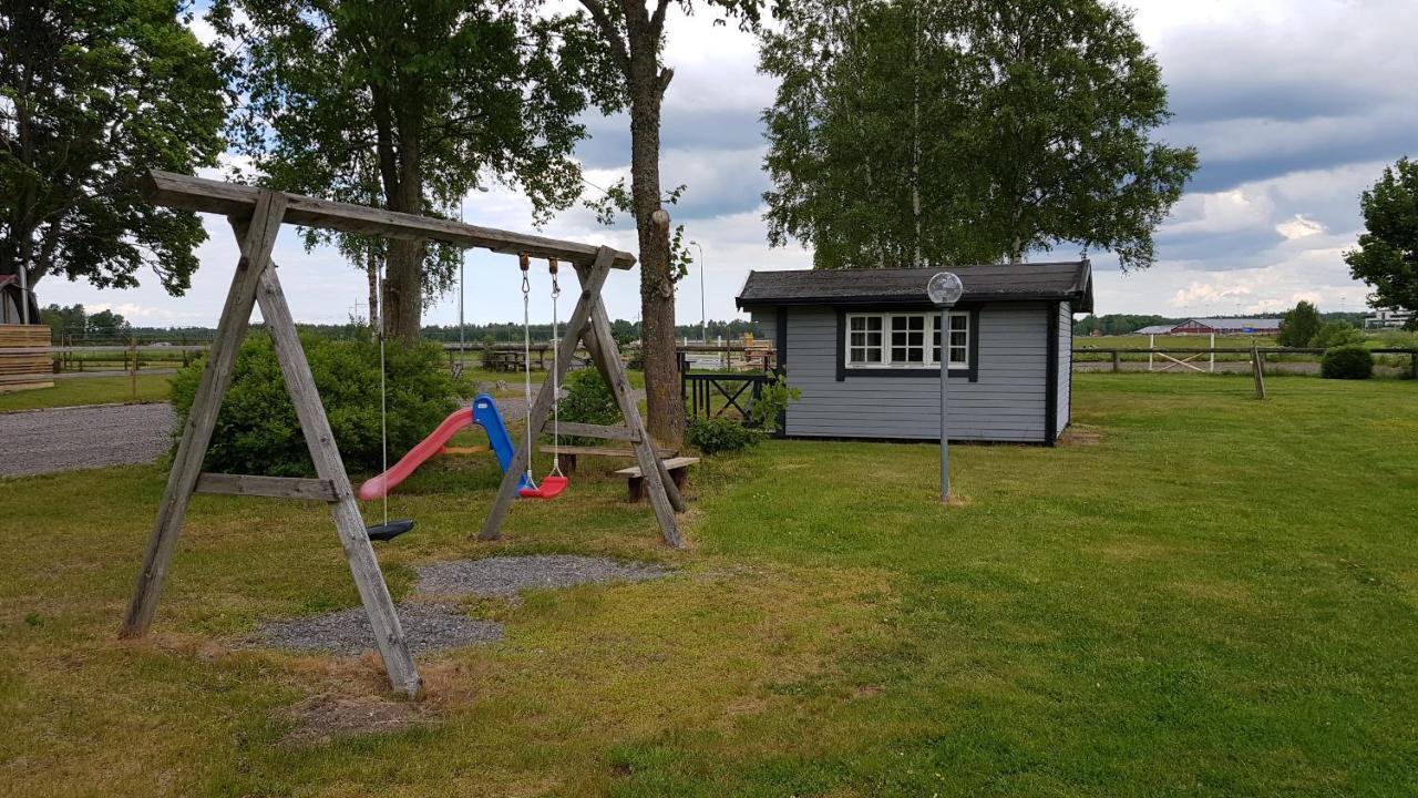 Backgardens Stugby Vila Axvall Exterior foto