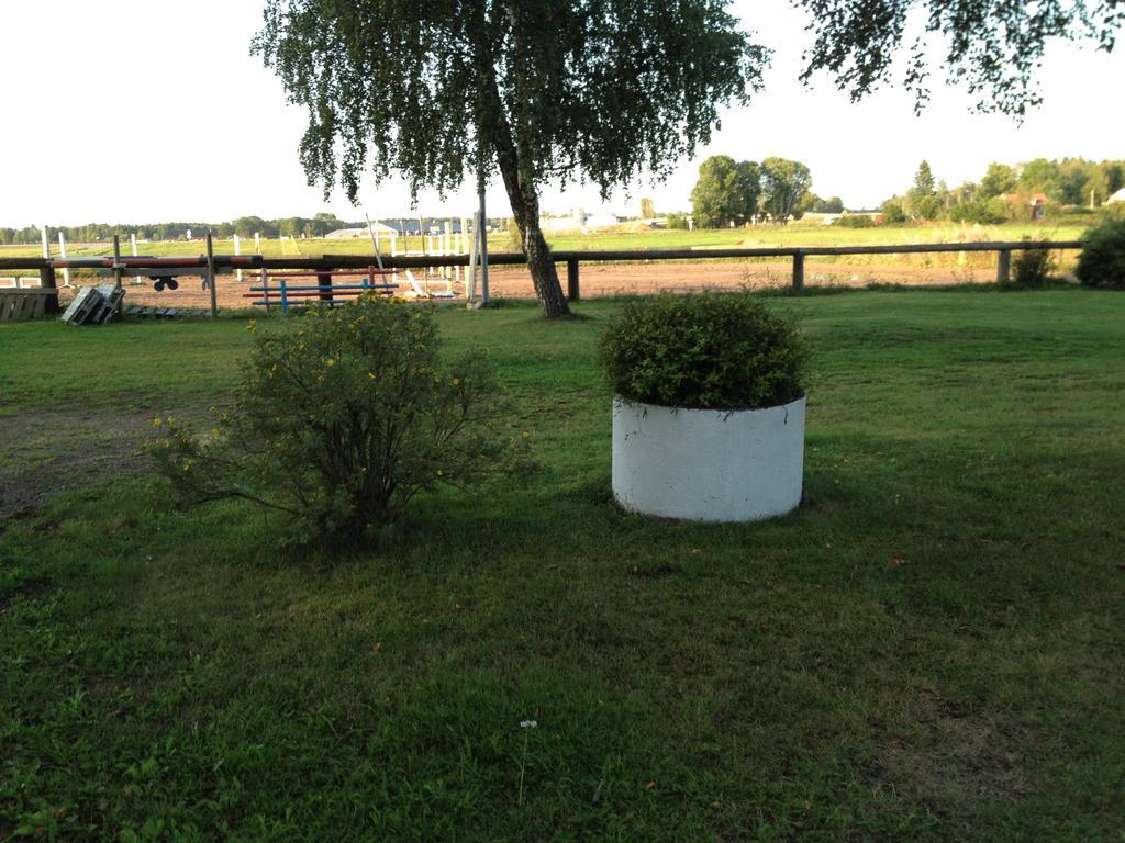Backgardens Stugby Vila Axvall Exterior foto